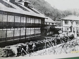 「感謝」聖望学園100年の歴史