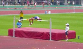 中学陸上競技部　県大会「男子走高跳」でみごと入賞!!