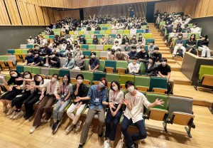 【HLABの大学生とともに考える進路~Thanks HLAB for visiting us】