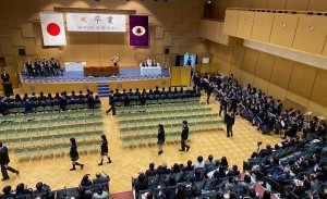 卒業式で演奏しました