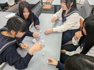 生徒が作った「化粧水」完成！ 販売開始！