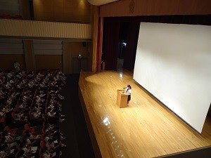 中学生徒総会が行われました