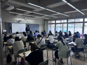 授業参観、保護者会・進路説明会が実施されました