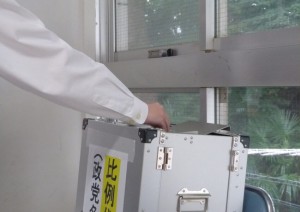 中高社会　　模擬投票に取り組みました