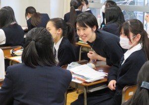 高1英語　　English Communicationの授業でミニディベート！