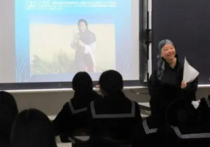 中3学年 多文化共生をテーマとした一日研修：河田尚子さんの講演と東京ジャーミィ訪問