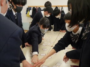 百人一首大会が行われました