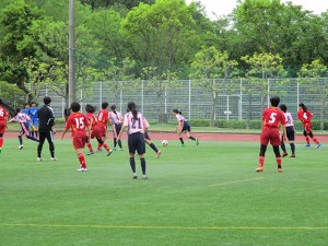 サッカー部が5月13日(日)に練習試合を行いました。