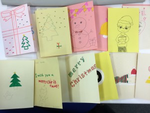 中学の英語の授業では、クリスマス・カードを作成。お母様あてに作成したものが一番多かったです。
