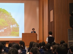 ④
