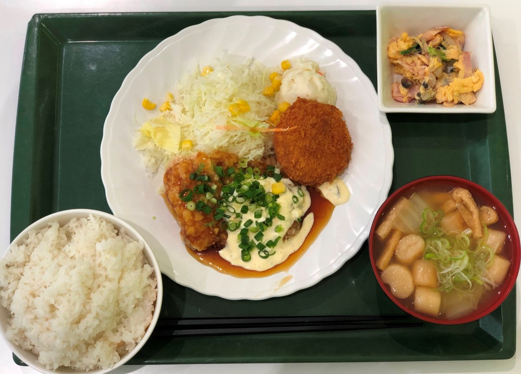 チキン南蛮タルタルソース・コロッケ定食