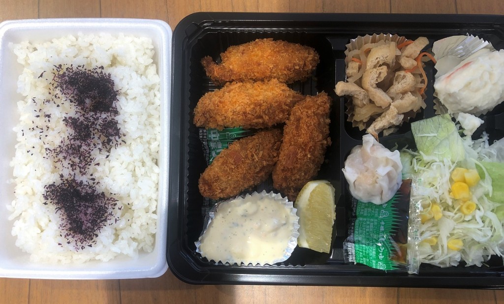 日替わり定食　カキフライ定食（弁当バージョン）