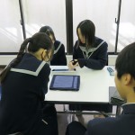 TTクラスではグループに分かれてゲーム形式の授業を体験