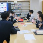 先生から示された例題について意見を出し合う