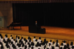 2学期始業式の講話から：卒業生が芥川賞受賞