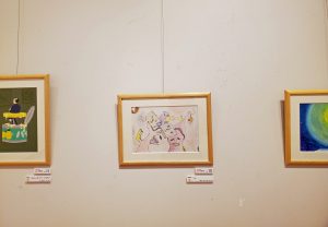 第9回yamatoイラストレーションデザインコンペ入選作品展に本校美術コースの生徒の作品が展示されました 男女共学 普通科6コース 新渡戸文化高等学校 学校公式ブログ エデュログ