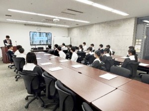 2学年難関大クラス 東京大学史料編纂所訪問を実施しました