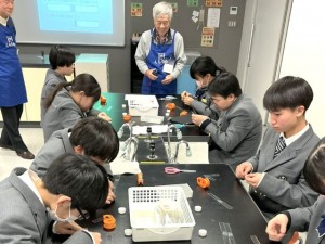 1学年対象『くらりか / 蔵前理科教室ふしぎ不思議 』が行われました