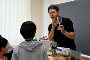 櫻高祭にて体験型イベント「理科実験」が行われました。