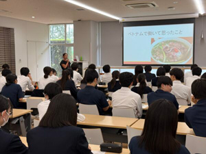 2年生対象【社会人講演会】を行いました！