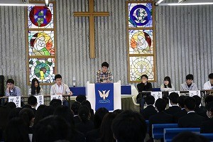 卒業生進路講演会を実施