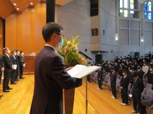 讃美歌と校歌は、音楽科川西教諭の独唱です
