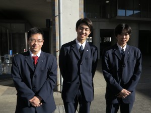受賞した高1生徒たち（左から佐竹くん、北原くん、中谷くん）