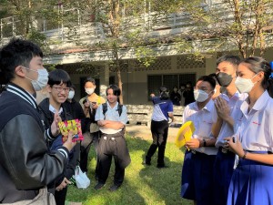 タイの現地校(PRC)の生徒たちと初めて対面し、歓迎をうけました