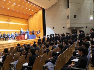 中学卒業式、卒業証書授与の様子