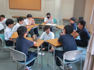 中1の中に高校GICの生徒がファシリテーターになって哲学対話