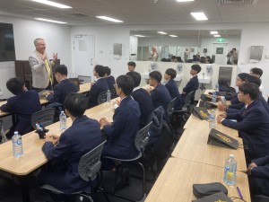 ブリスベンのSt. Laurence’s Collegeで英語のレッスン