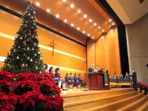 3校1園が一堂にそろうクリスマスツリー点火式