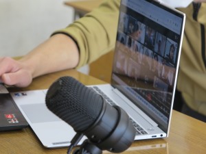 ●画面向こうの生徒たちIMG_8461