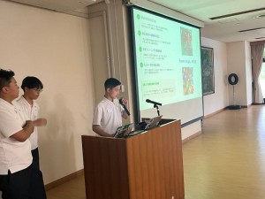 GIC宗教文化ゼミ innore designによる聖書カバー販売