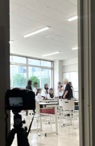 0708池谷　パンフレット撮影裏側