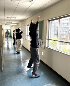 1204時澤 ネイティブの先生ラジオ体操 (1)