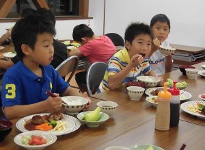 山の学校夕食