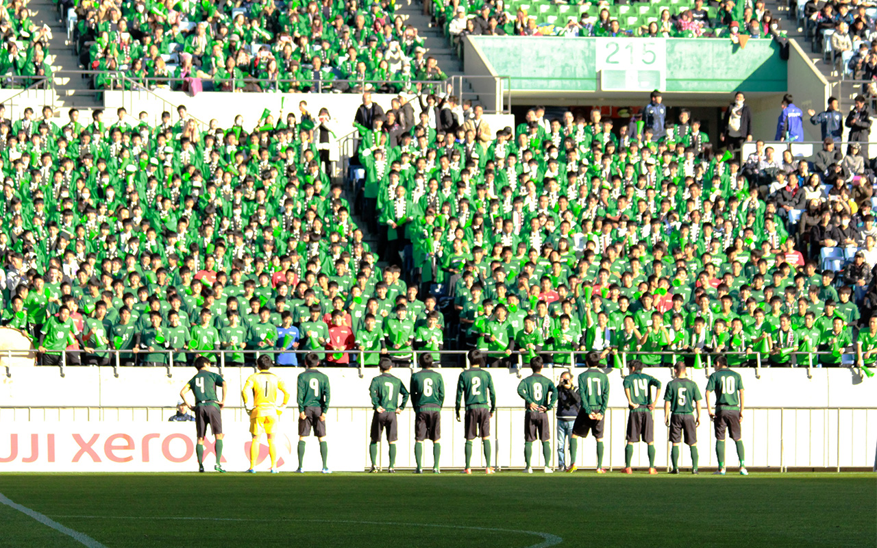 サッカー部のメンバーが声援にこたえます Jリーガーも昨年の2名に続き 今年も内定者が出ています 昌平中学 高等学校 学校公式ブログ エデュログ