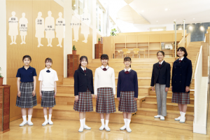 中学校の制服をご紹介