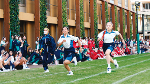 クラスメイトと一緒に、 盛り上がったスポーツ大会