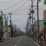 南相馬市　立ち入りが制限され人影のない商店街