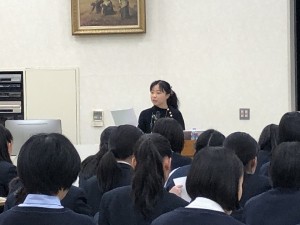 高2LHR講演会　「学んでみよう　“憲法”キホンのキ」