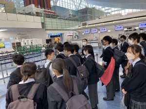 羽田空港での見学の様子