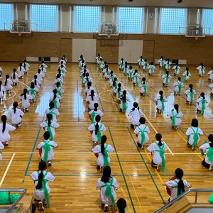 最初