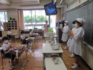 東星学園 校長・大矢正則 カトリック　ミッション　男女　1年生の給食(5)