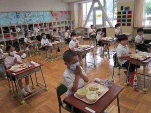 東星学園 校長 大矢正則 カトリック　ミッション　男女　1年生の給食(7)
