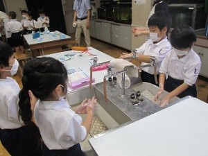カトリック　ミッション　男女　東星学園　校長・大矢正則　花王の手洗い講座(5)