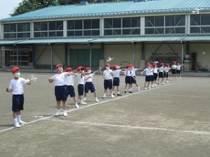 カトリック　ミッション　男女　東星学園小学校　大矢正則校長　ミニひこうき大会(3)