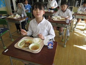 カトリック　ミッション　男女　東星学園　大矢正則校長　学校給食週間(5)