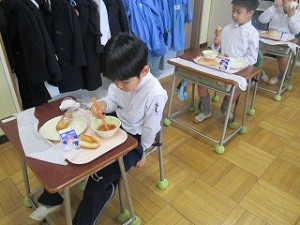 清瀬　私立　小学校　東星学園　大矢正則校長　学校給食週間(4)